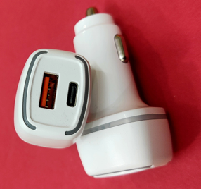Bsoukmart Car Adapter USB 20w and 25 PD Output